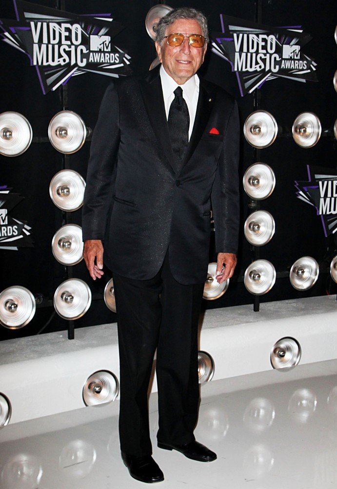 tony-bennett-2011-mtv-vmas-02.jpg