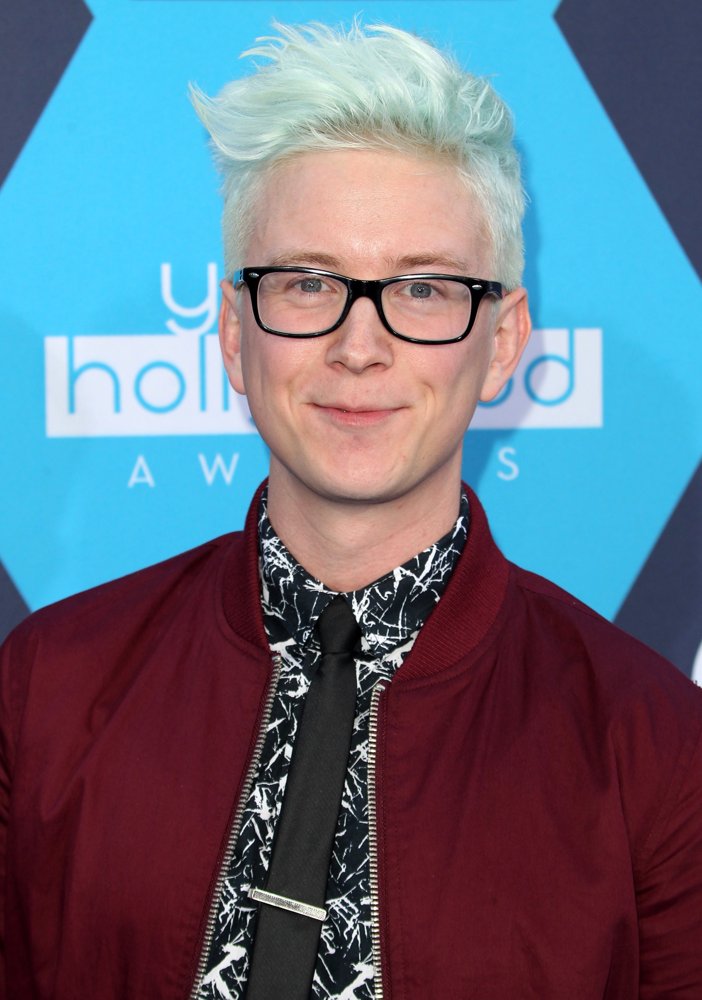 Tyler Oakley Picture 3 The 16th Annual Young Hollywood Awards Arrivals