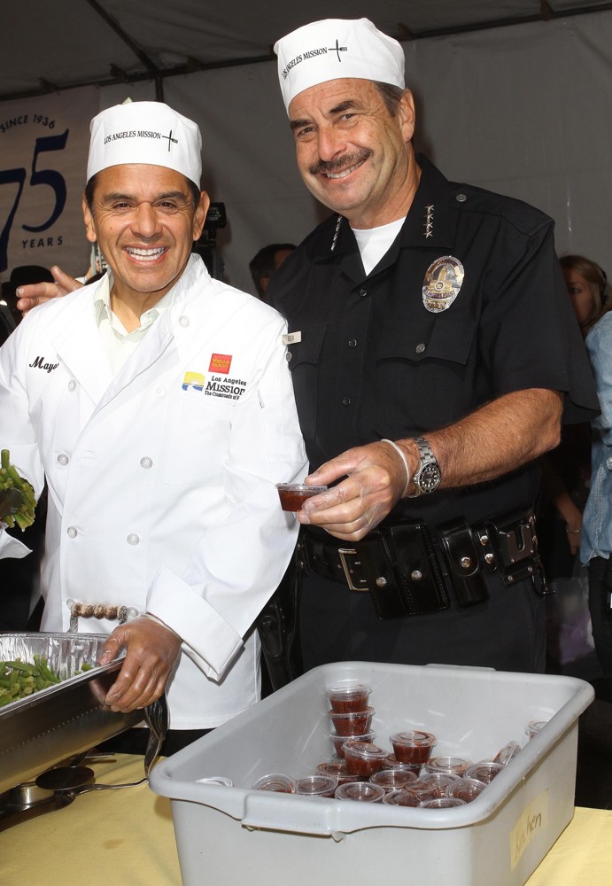 75th Anniversary of The Los Angeles Mission Serving Thanksgiving Dinner to The Homeless