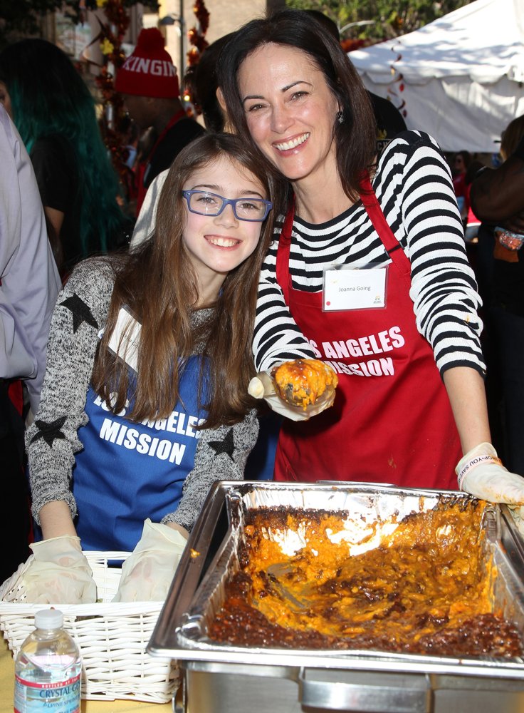 Stella Haven Walsh Picture 2 2014 LA Mission's Annual Thanksgiving