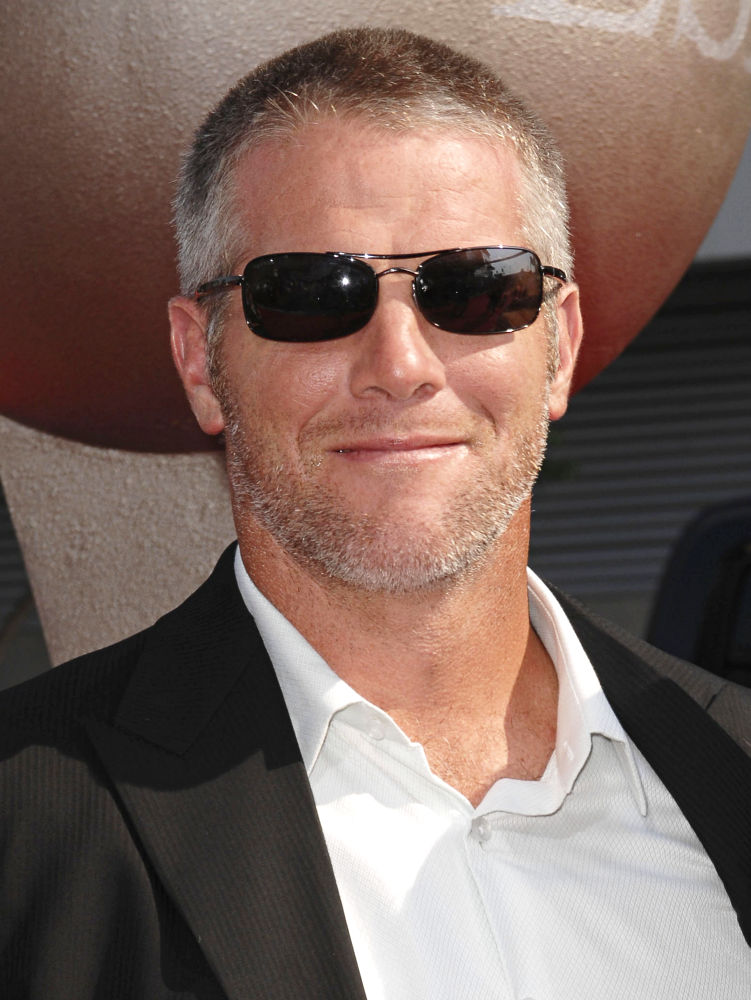 brett favre scandal girl. Brett Favre Apologizes to His