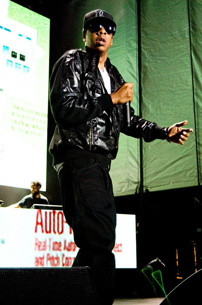 JayZ Slammed by Hammer Due to His 'So Appalled' Lines