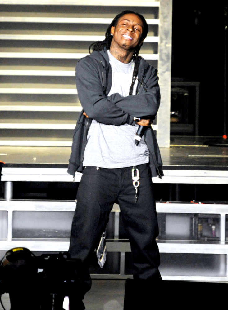 Lil Wayne&squot;s "Da Da Da" music video which features Hip-Hop group iMayday! has Lil Wayne&squot;s "Da Da Da" music video which features Hip-Hop group iMayday! has