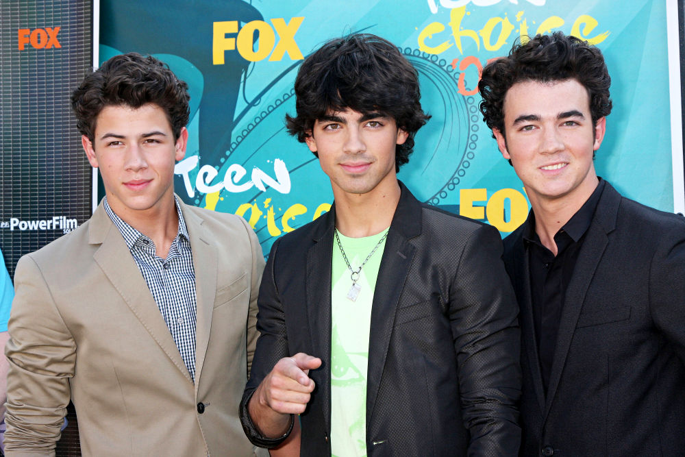 Jonas Brothers selena gomez and demi lovato and miley cyrus and jonas brothers. Jonas Brothers