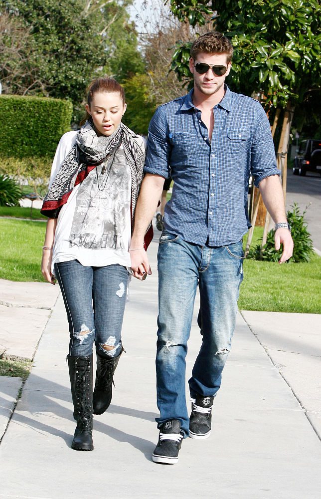 miley cyrus outfits in the last song. Miley Cyrus and Liam Hemsworth