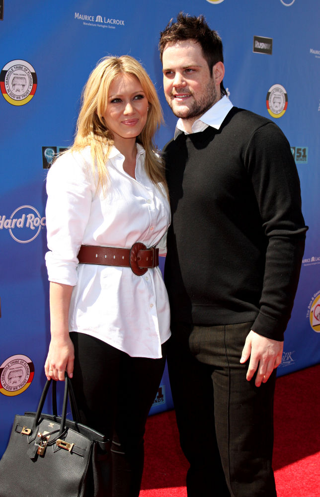 anna faris sexting. Sexting Hubby Mike Comrie