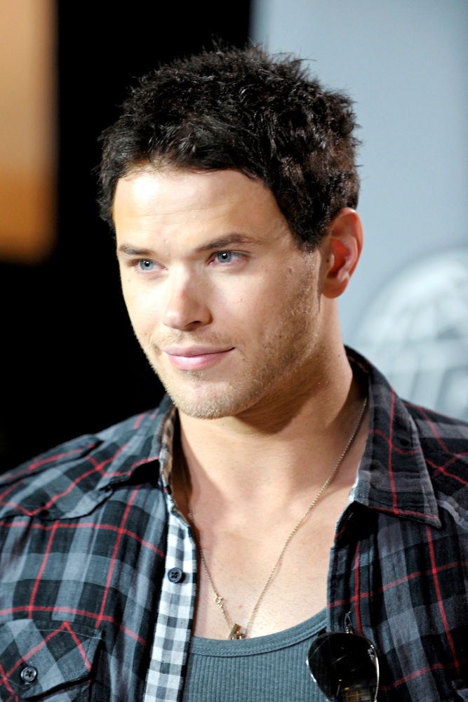 Kellan Lutz - Photo Colection