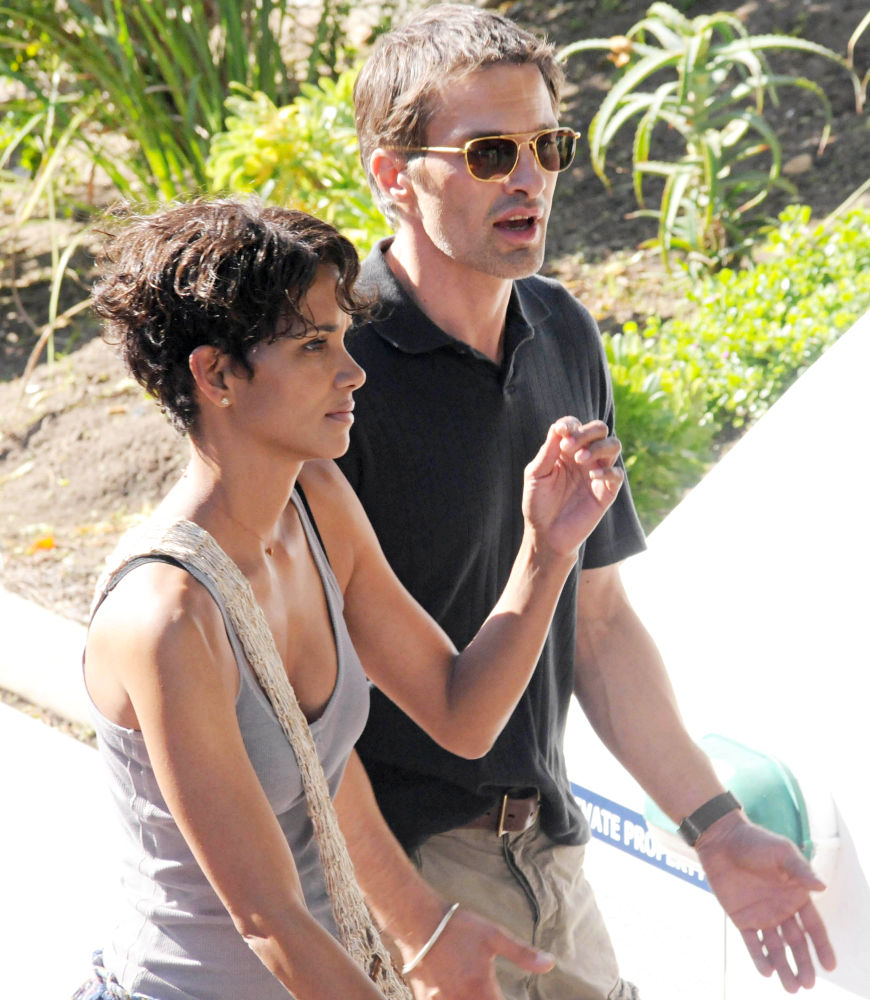 Halle Berry Spotted With Olivier Martinez Again
