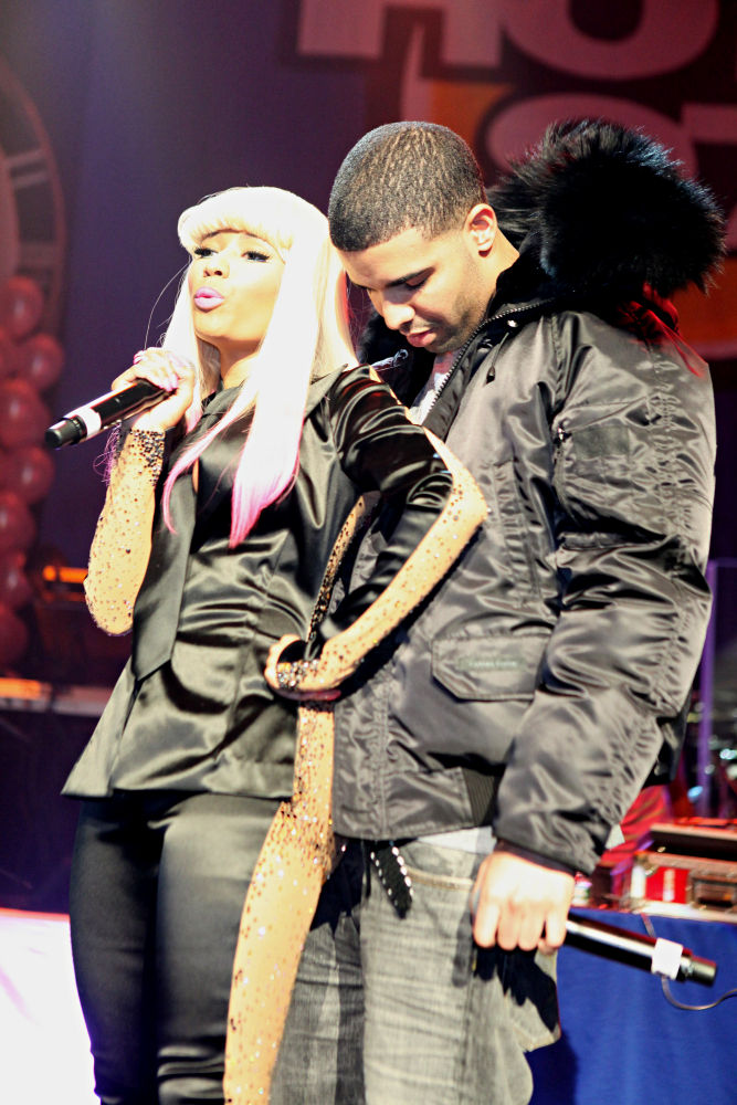 Nicki Minaj, Drake did nicki minaj and drake kiss. Nicki Minaj, Drake