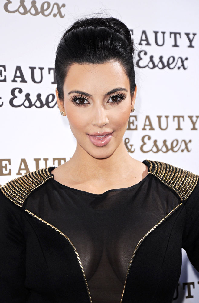 kim kardashian pregnant magazine. Kim Kardashian Blamed Ice
