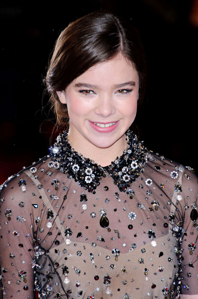 Hailee Steinfeld - Picture Colection
