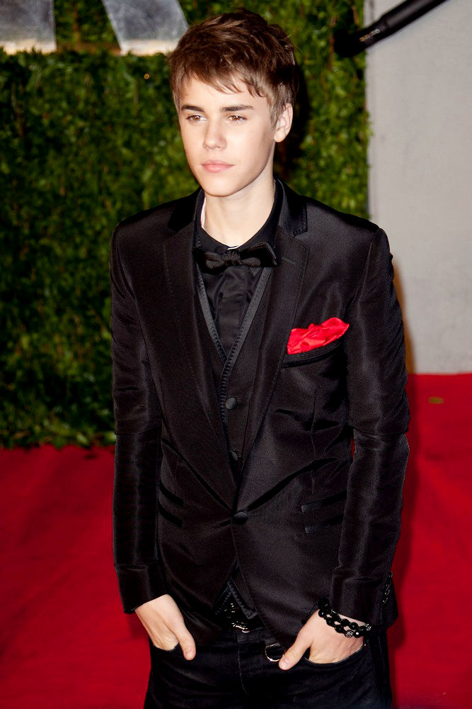 justin bieber vanity fair party 2011. Send #39;Justin Bieber#39; Ringtone to Cell Phone. Justin Bieber Picture 320 - 2011 Vanity Fair Oscar Party - Arrivals. Justin Bieber Photo credit: / WENN