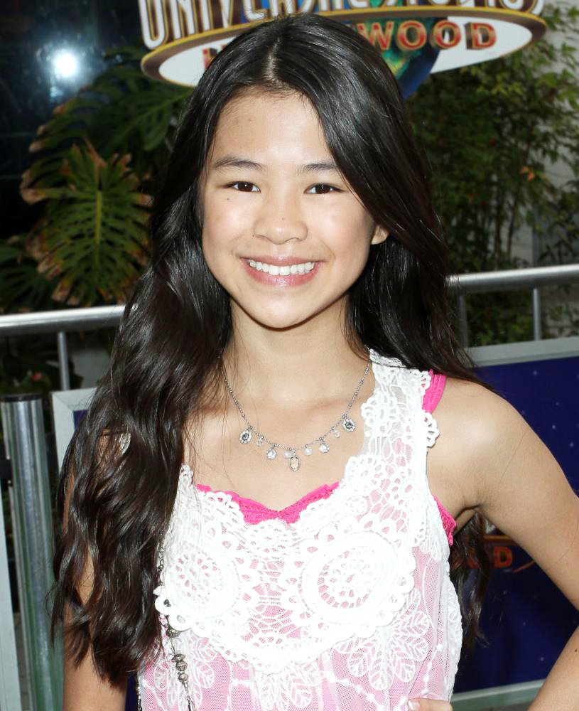 Tiffany Espensen Picture 2
