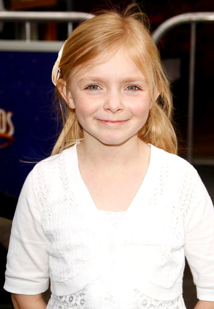 Elsie Fisher Picture 4 Los Angeles Premiere of 'Hop'