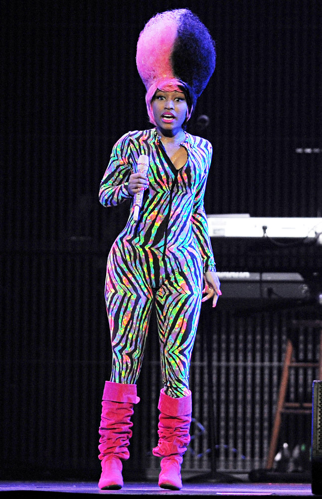 nicki minaj super bass outfit. Nicki Minaj