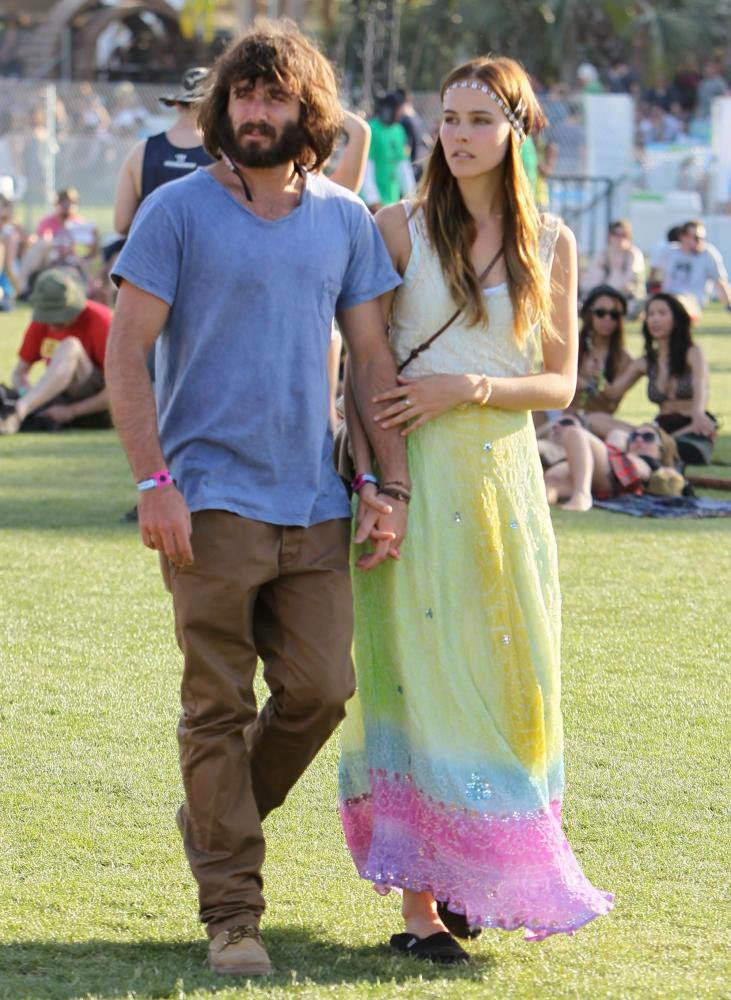 Angus Stone Isabel Lucas Celebrities at The 2011 Coachella Valley Music 