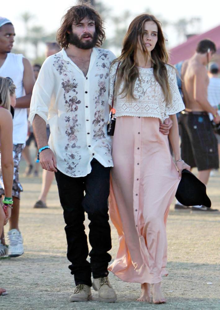 Angus Stone Isabel Lucas Celebrities at The 2011 Coachella Valley Music 