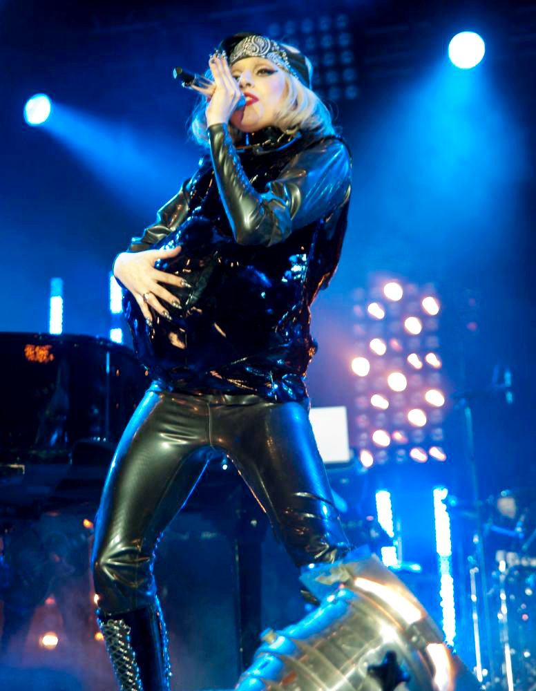 Lady GaGa Heavily Pregnant on BBC Radio 1's Stage