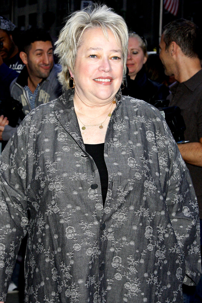 Kathy Bates - Wallpaper Gallery