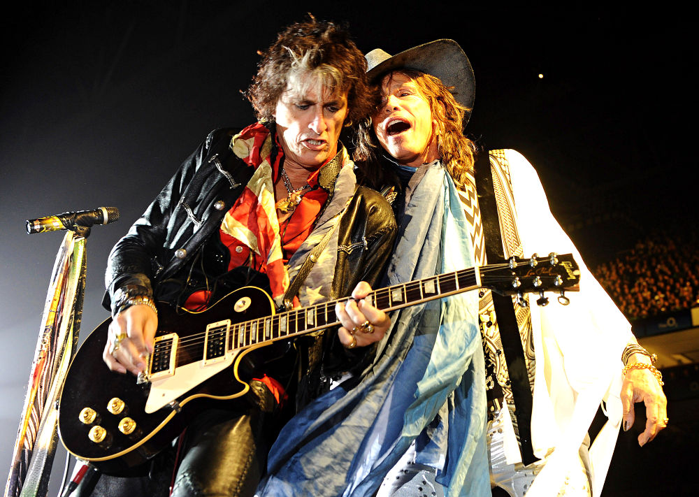 Steven Tyler Performing