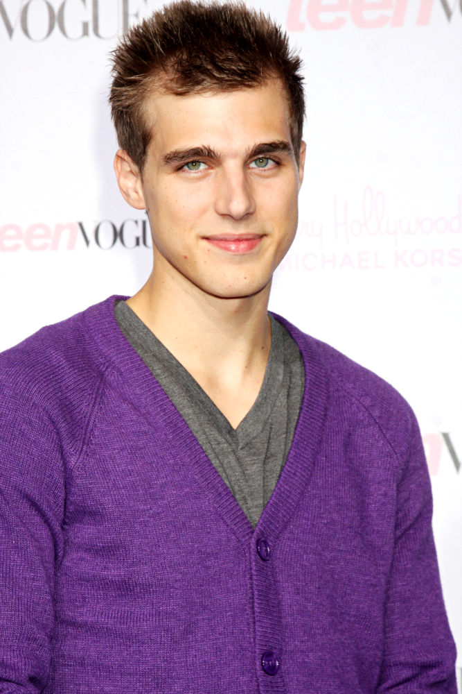 Cody Linley - Picture