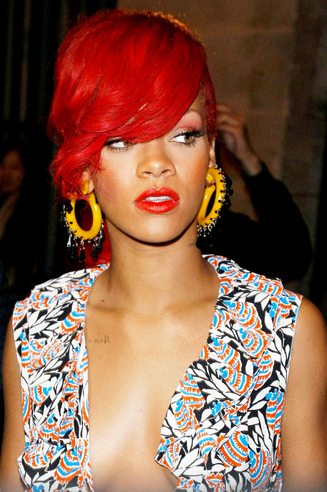 rihanna loud drawing. rihanna loud drawing. Rihanna#39;s #39;Who#39;; Rihanna#39;s #39;Who#39;s That Chick#39;. sth. Apr 12, 02:24 PM