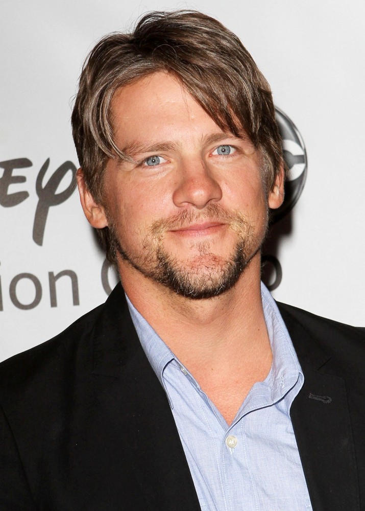 Zachary Knighton Net Worth