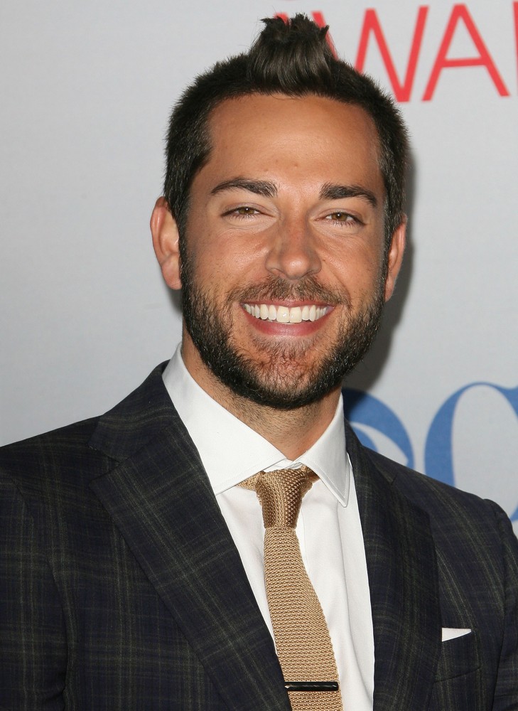 zachary levi picture 89 2012 people 39 s choice awards zac and size chart