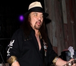 Gary Rossington Takes Nitroglycerine Pills to Prevent Heart Attacks Onstage