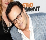 'Arrested Development' Creator Breaks Silence on Jessica Walter and Jeffrey Tambor Fight