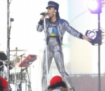 Look at My Sparkling Costume!