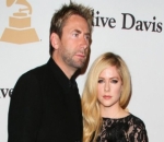 Avril Lavigne Unable to Forget Ex Chad Kroeger Whenever She Takes a Leak