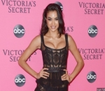 VS Model Kelly Gale Accused of Fat Shaming for Promoting Diet and Exercise Outside In-N-Out