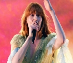 Florence and the Machine Aids Fan in Staging Proposal to Girlfriend at Scotland Concert 