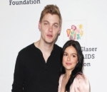 What Split? Ariel Winter and Levi Meaden Share a Hug in Afternoon Outing