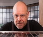 Celebrity Chef Alton Brown Blames 'Poor Taste' for 'Flippant' Holocaust Remarks