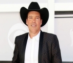 Clay Walker Shows Off Newborn Baby Boy