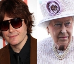Manic Street Preachers Rocker Slams British Stars for 'Queuing' for Queen Elizabeth's Honors 