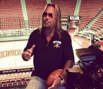 Vince Neil Recovering From Stage Fall That Broke His Ribs