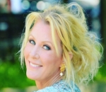 Sandra Lee Says She's 'Glad' for Having Her Uterus Taken Despite 'Brutal' Surgery