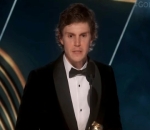 Evan Peters' Golden Globe Win Slammed by Mother of Jeffrey Dahmer's Victim