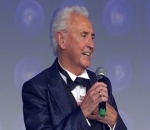 Tony Christie Battles Dementia, Uses Autocue to Remember Lyrics When Performing