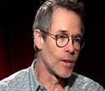 Guy Pearce Says Sorry for Suggesting Trans Roles Shouldn't Be Limited to Trans Actors