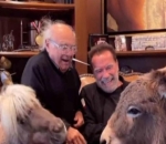 Arnold Schwarzenegger and Danny DeVito Trade Banter at White House Correspondents' Dinner