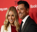 'All My Children' Reunion: Kelly Ripa and Mark Consuelos Reconnect with Their Long-Lost TV Baby Enzo
