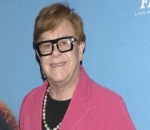 Elton John Struggling to Sign Autographs Amid Deteriorating Health
