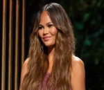 Chrissy Teigen Revealed as New Banker on 'Deal or No Deal Island' Season 2