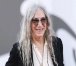 Patti Smith Slammed for Allegedly Making NYC Waitress Cry 