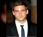 Oliver Jackson-Cohen’s Horror Hit Shows He’s Ideal for New Batman Role