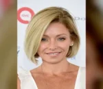 Kelly Ripa Regrets Skipping Flowers at Her $179 Vegas Wedding with Mark Consuelos